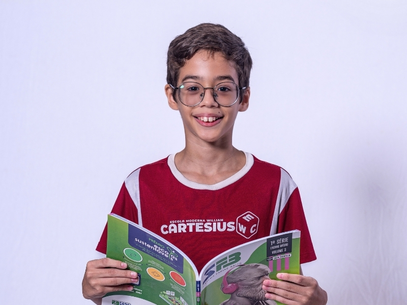 estudantes do Fundamental II em aula prática